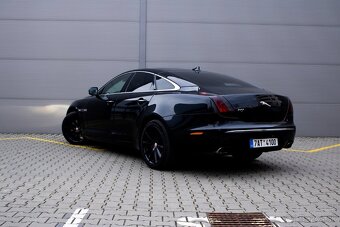 Jaguar XJ - 7