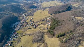 Predaj pozemku o výmere 3658m2 v obci Ostrý Grúň - 7