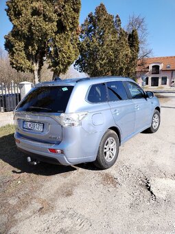 Mitsubishi Outlander - 7