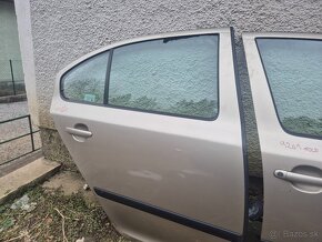 Predám dvere na Škoda Octavia II 2 kód farby 9201 - 7