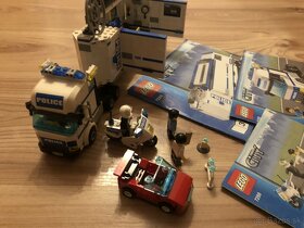 Lego CITY 7288 - Mobilná policajná stanica - 7