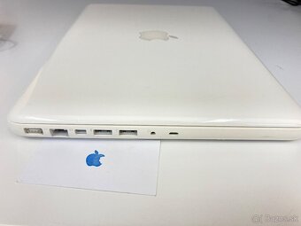 Apple Macbook White Late 2009 - 7