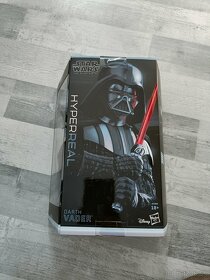 Zberatelska figurka - Darth Vader 8'' Hyperreal (Hasbro) - 7