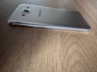 Samsung Galaxy J3 6 Duos - zlatý - 7