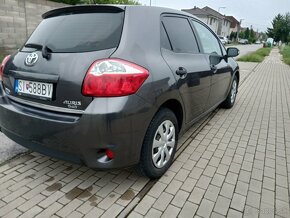 Predám Toyota Auris 1,4 benzín - 7