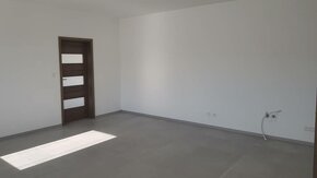 VELČICE, 2-izbový byt, 60 m2, okr. Zlaté Moravce - EXKLUZÍVN - 7