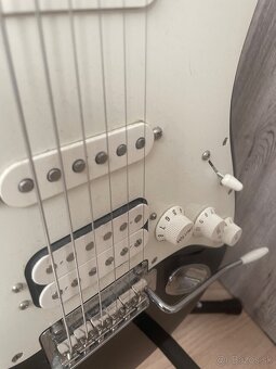 Fender Stratocaster made in Mexico - 7