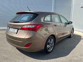 Predám Hyundai i30 combi 1.6 benzín 88kW - 7