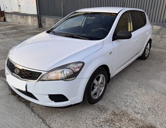 KIA ceed 2010 1.6 crdi - 7