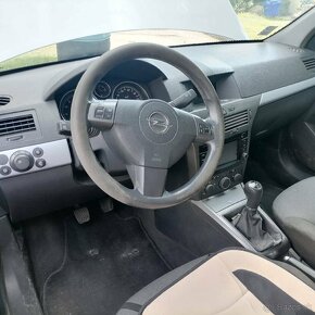 rozpredam opel astra h 1,6 77kw2004 kod motora Z16XEP - 7