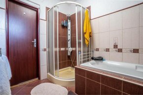 ALL INCLUSIVE | NA PREDAJ 3 IZBOVÝ RODINNÝ DOM, KĽÚČIAROVÉ K - 7