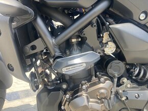 YAMAHA MT 07 - 7