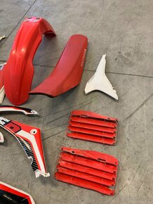 Plasty Honda + sedlo crf 250 2011 - 7