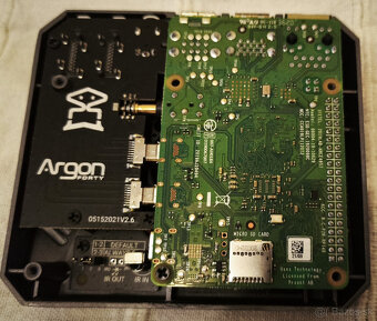 Raspberry Pi 4 model B 2GB + Argon ONE M.2 SATA - 7