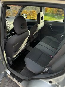 Toyota RAV4 4x4 Benzín Automat - 7