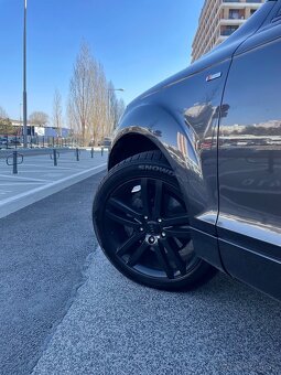 AUDI Q7 4.2FSI 7miest - 7