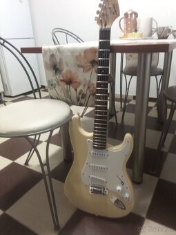 Predám Squier Bullet Strat - 7