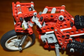predam dve zriedkave zberatelske LEGO Technic motorky - 7