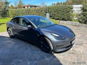 Tesla model 3 - 7