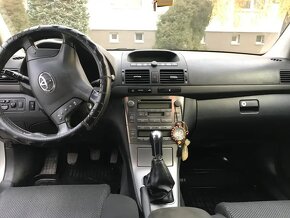 Toyota Avensis 2.0 TDI - 7