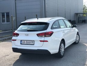 Hyundai i30 CW 1,6 CRDI 115 Classic,85kw,M6.5d..Kup.v SR. - 7