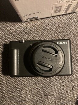 Sony ZV-1F - 7