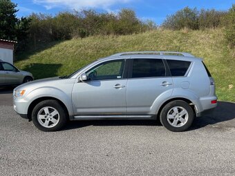 Mitsubishi Outlander  2.0 4x4 - 7