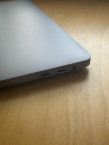 MacBook Pro 15'' i7 2018 16/256 GB TouchBar - 7