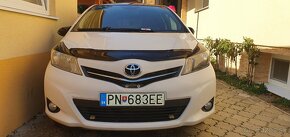 Toyota yaris 1.3 biela - 7