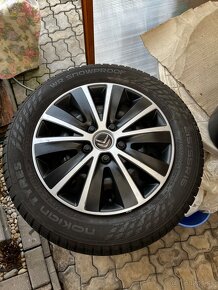 Zimné pneu 215/55 R16 NOKIAN + disky a puklice Citroën - 7