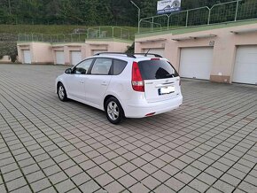 HYUNDAI i30 CW  1,6 CRDI, 66.KW, R.V.2010, STK A EK 2026 - 7