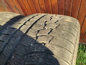 Predám zimné pneu Nokian 245/40 R17 - 7