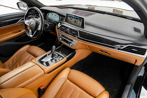 BMW 750d xDrive M-Packet - 7