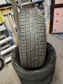 Predám zimné pneumatiky Nokian 215/55R17 98V XL - 7