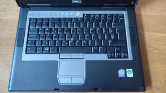 Dell Latitude D820 15" - 7