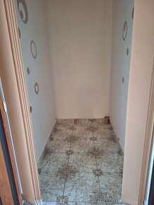 Predám 2 iz. byt s balkónom (57 m2), ul. Rožňavská, RS - 7