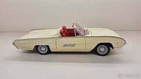 1:18 FORD THUNDERBIRD 1963 - 7