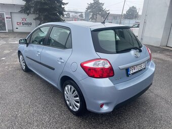 Toyota Auris 1.3 benzín 73kw 2012 - 7