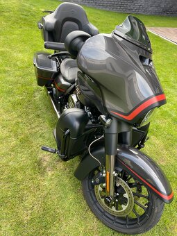 Harley-Davidson Street Glide CVO FLHXSE - 7