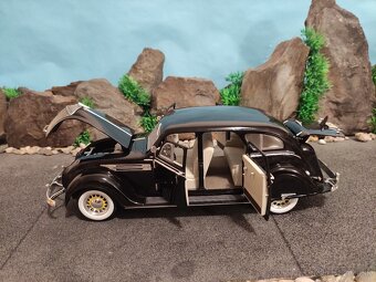 Prodám model 1:18 chrysler airflow 1936 - 7