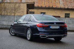 BMW Rad 7 740d xDrive A/T - 7