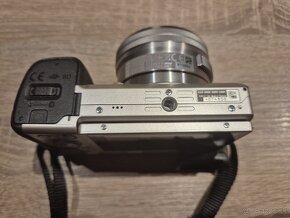 Sony Alpha 6000

 - 7