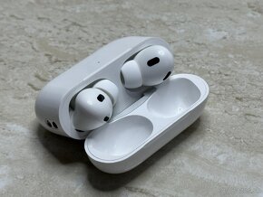 Apple AirPods Pro 2 - 7