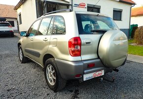 TOYOTA RAV4 2.0D 4x4 - KLIMA- VYHREV SEDADIEL - ŤAŽNE ZAR - 7