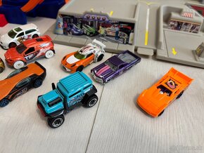 HOT WHEELS – sada  - dráha +autíčka - 7