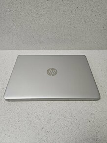 HP Laptop 14s Ryzen 5 4500 / 8GB RAM / 256GB SSD - 7