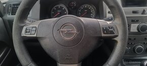 Opel Zafira 1.9TD 88kw 2006.7 mieste - 7