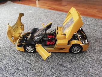 1:18 FERRARI F50 Bburago - 7