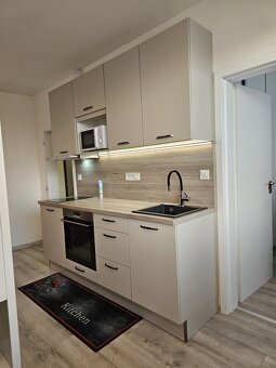 Na predaj 1,5 izbový byt s lodžiou, ulica Húskova, Košice -  - 7