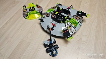 Lego Ufo Alien Avenger 6975 - 7